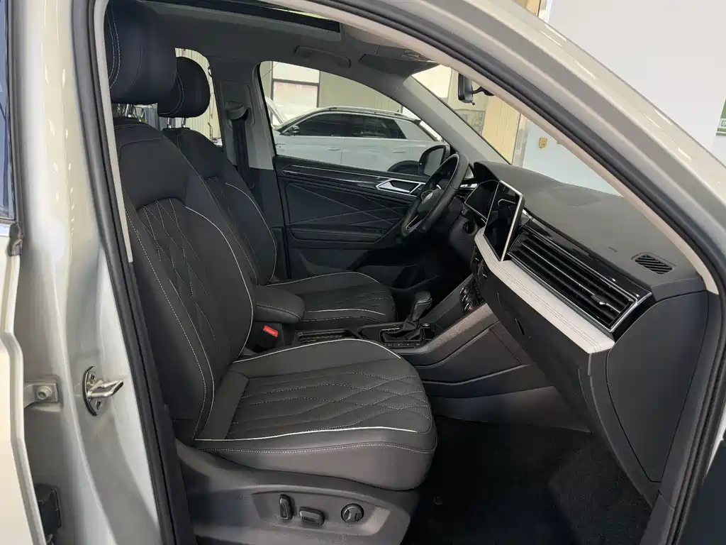 Volkswagen Tiguan L 2022 — фото 12