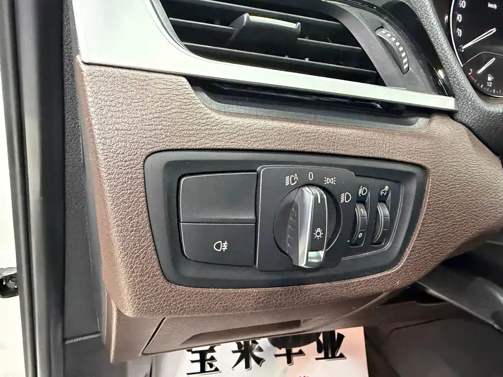 BMW X1 2022 — фото 11