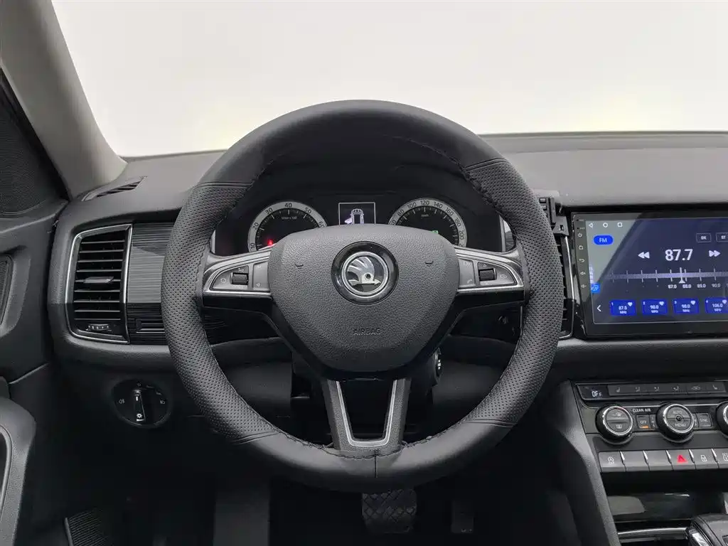 Skoda Kodiaq 2017 — фото 11