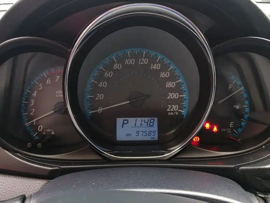 Toyota Yaris L 2018 — фото 14