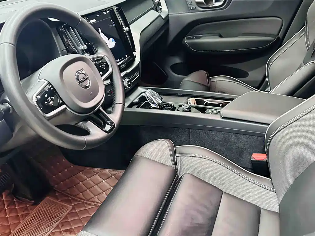 Volvo XC60 PHEV 2025 — фото 9