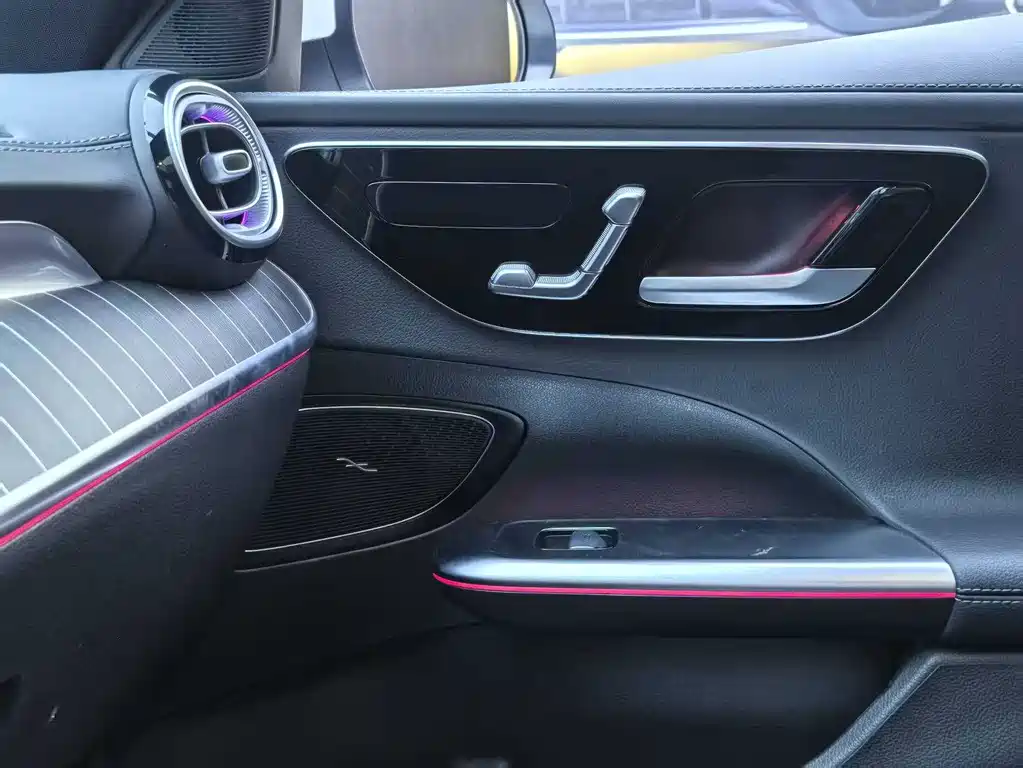 Mercedes-Benz C-Class 2023 — фото 21