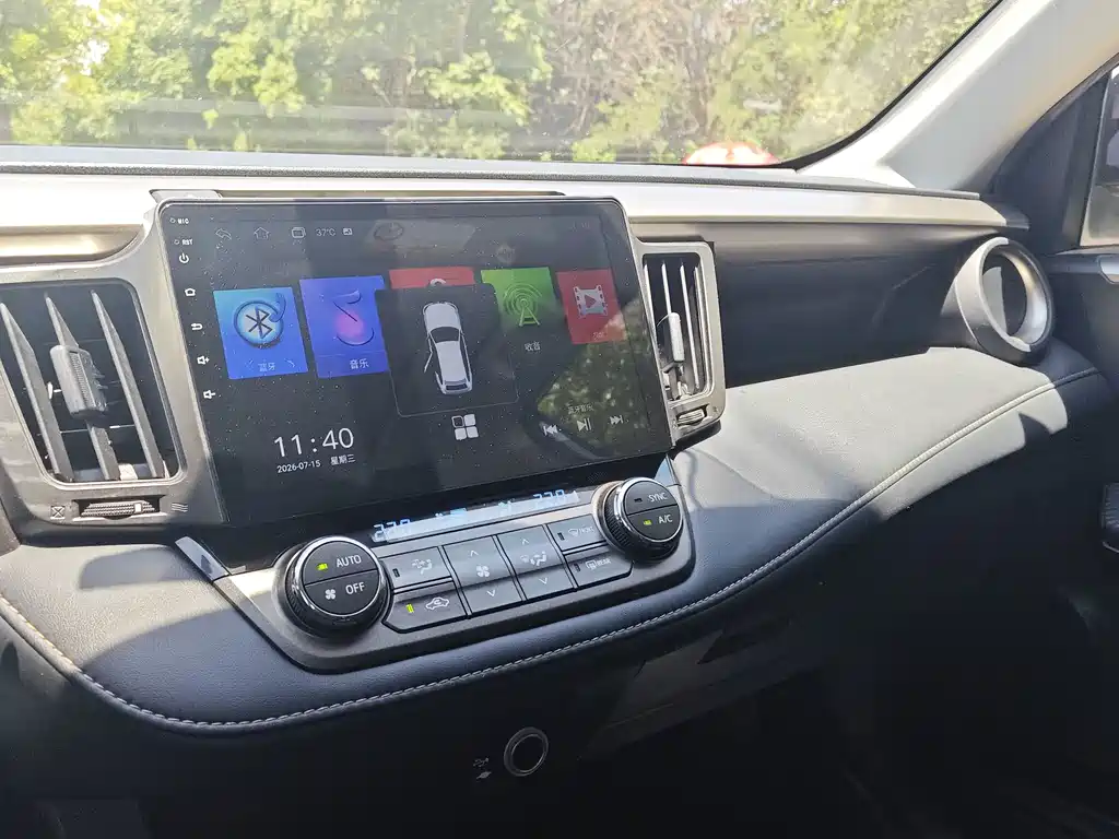 Toyota RAV4 2016 — фото 16