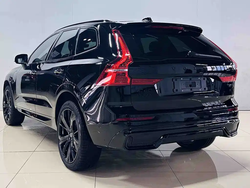 Volvo XC60 PHEV 2025 — фото 8