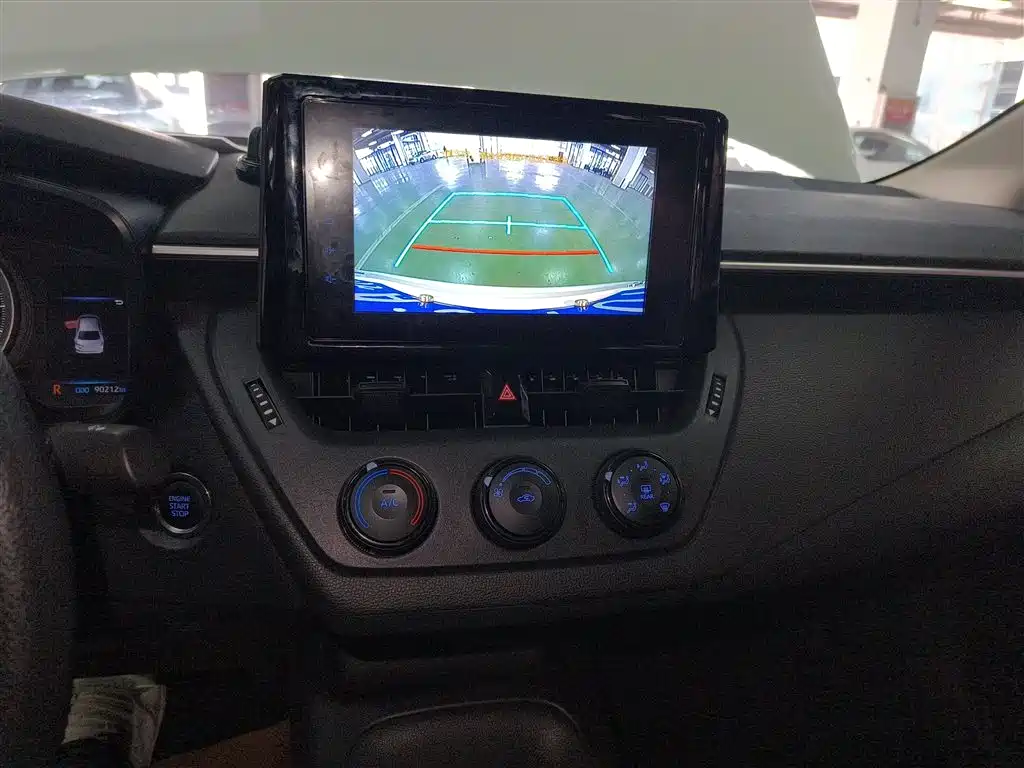 Toyota Corolla 2023 — фото 13