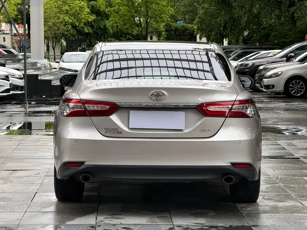 Toyota Camry 2019 — фото 5