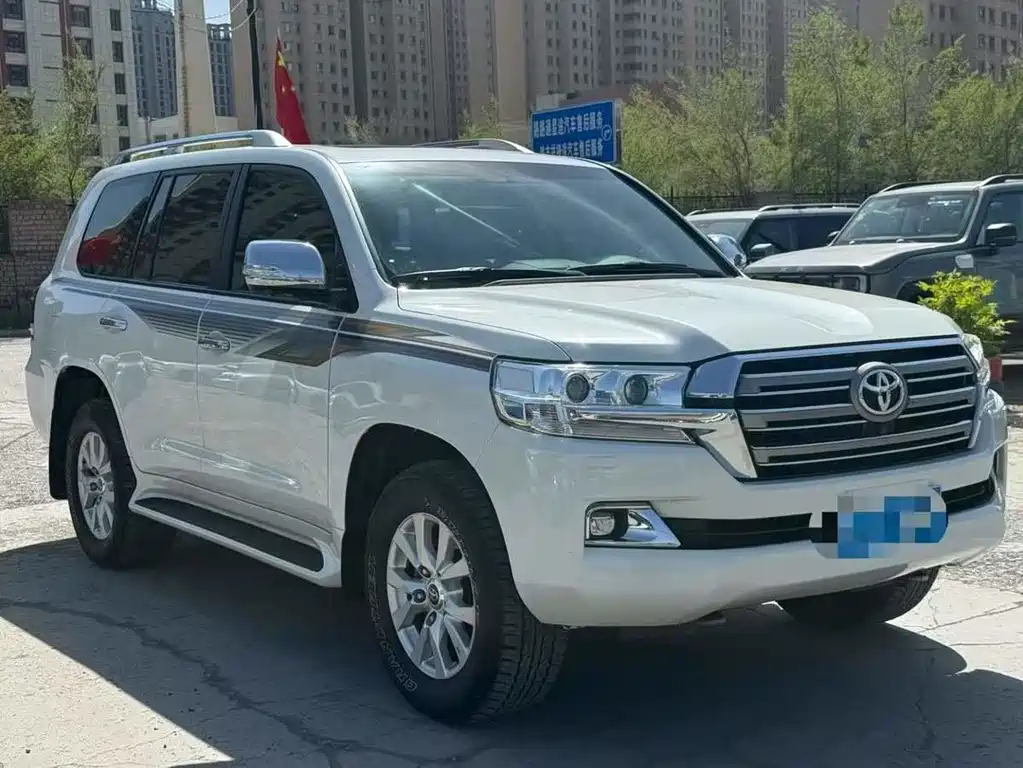 Toyota Land Cruiser 2018 — фото 3