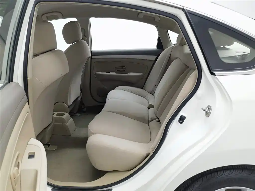 Nissan Sylphy 2015 — фото 15