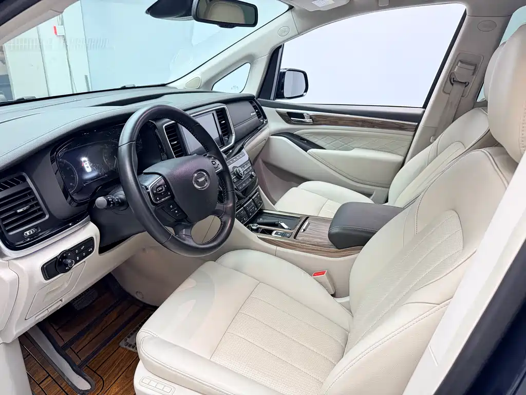 GAC Motor Trumpchi M8 2019 — фото 8
