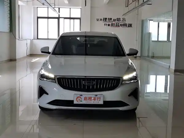 Geely Emgrand 2022