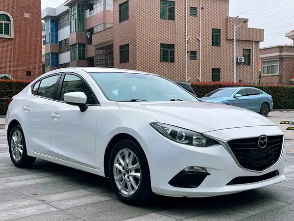 Mazda 3 Axela 2014
