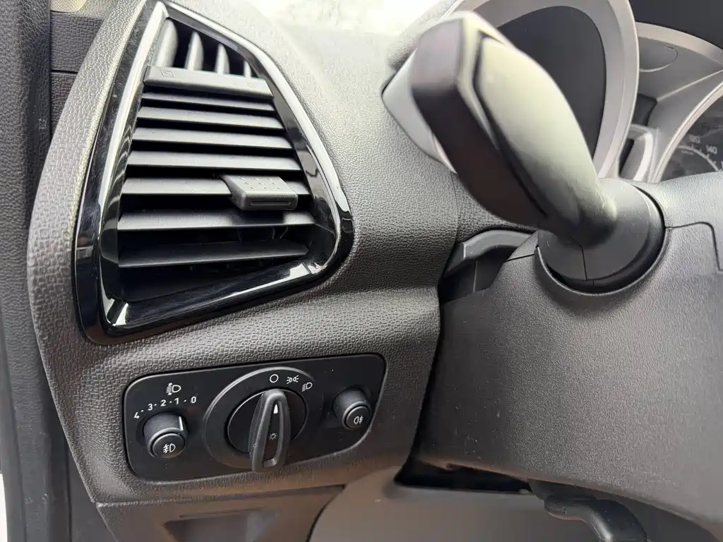 Ford Ecosport 2014 — фото 20