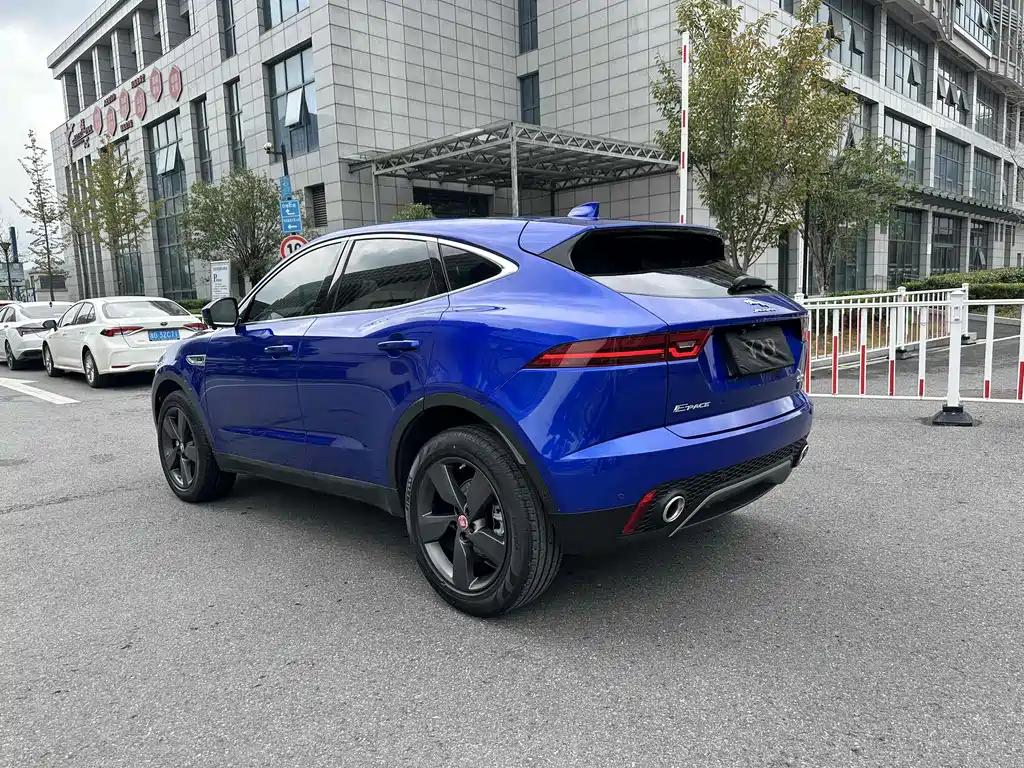 Jaguar E-PACE 2020 — фото 4