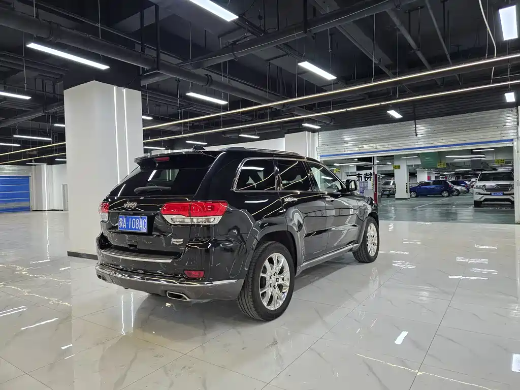 Jeep Grand Cherokee 2014 — фото 4