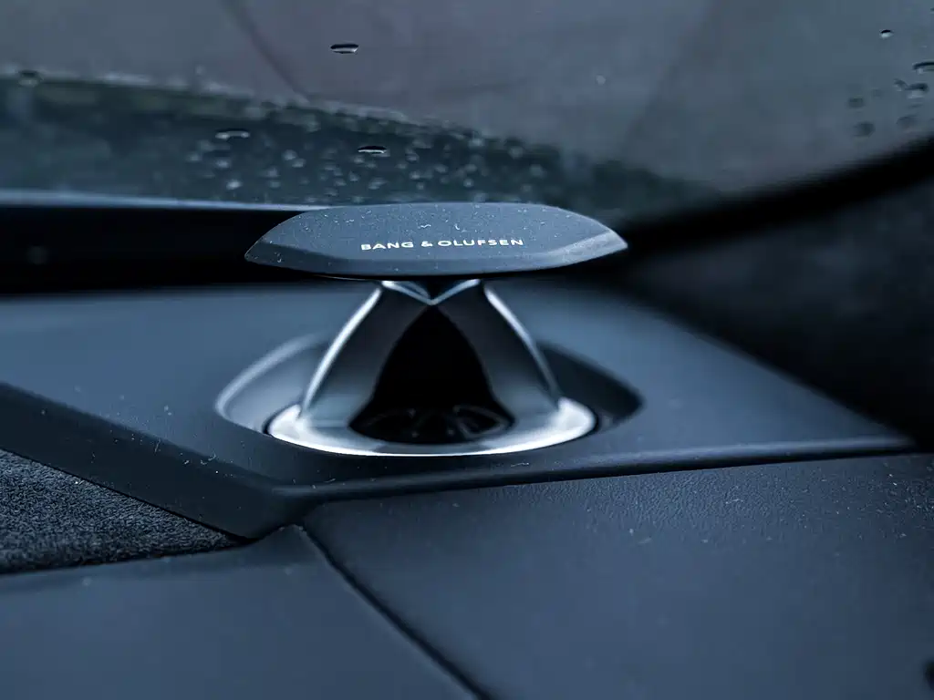 Lamborghini Urus 2019 — фото 16