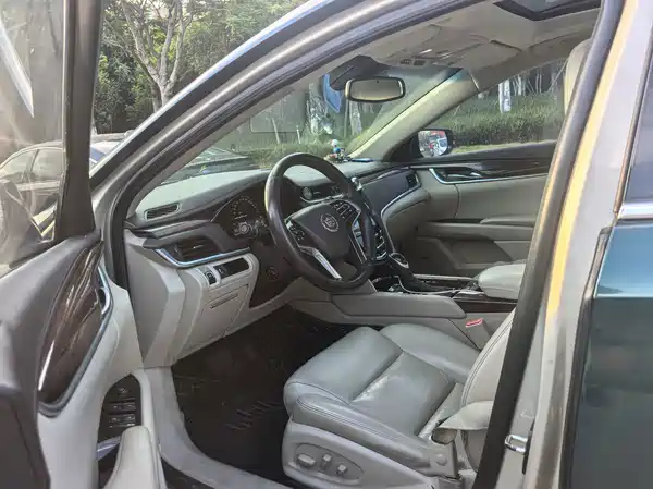 Cadillac XTS 2013
