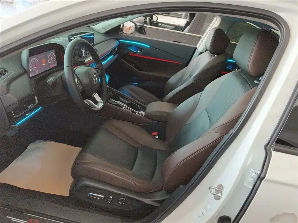 Honda Inspire 2025 — фото 15