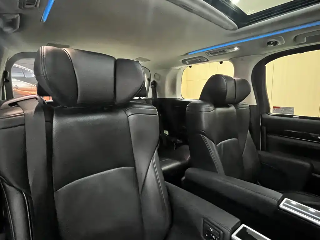 Toyota Vellfire 2022 — фото 11