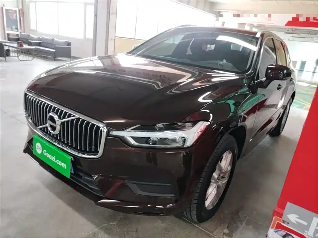 Volvo XC60 2018 — фото 1