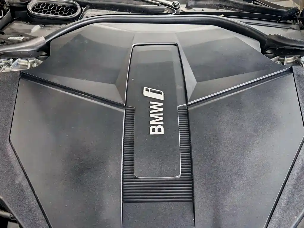 BMW i7 2022 — фото 28
