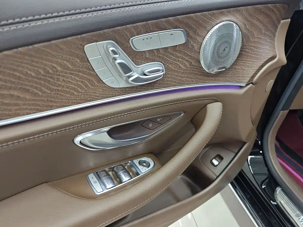 Mercedes-Benz E-Class 2023 — фото 15