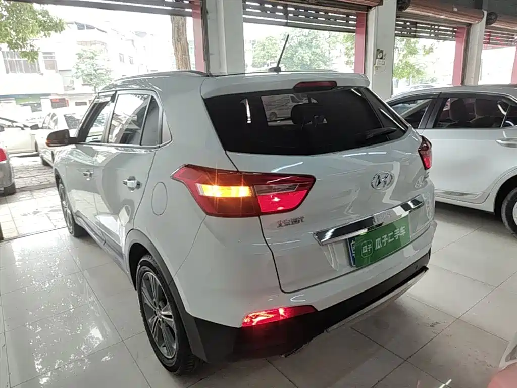 Hyundai ix25 2015 — фото 5