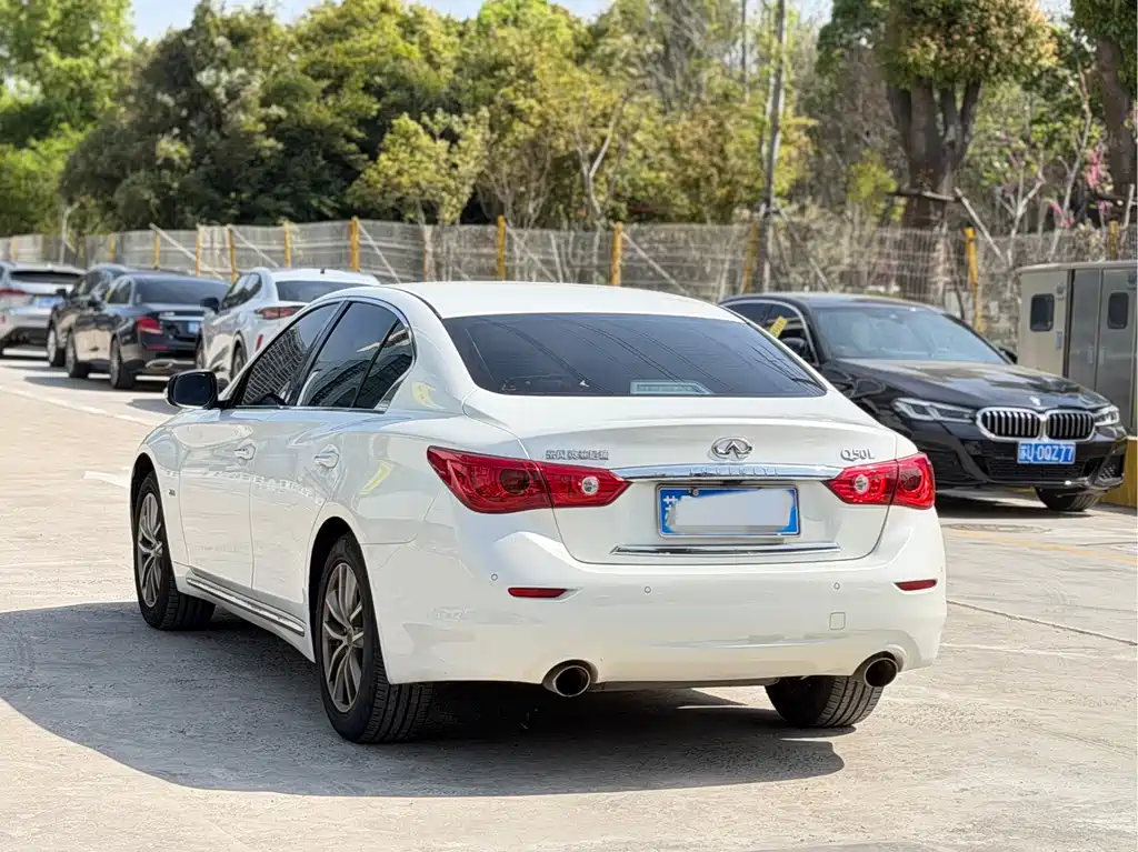 Infiniti Q50L 2015 — фото 4
