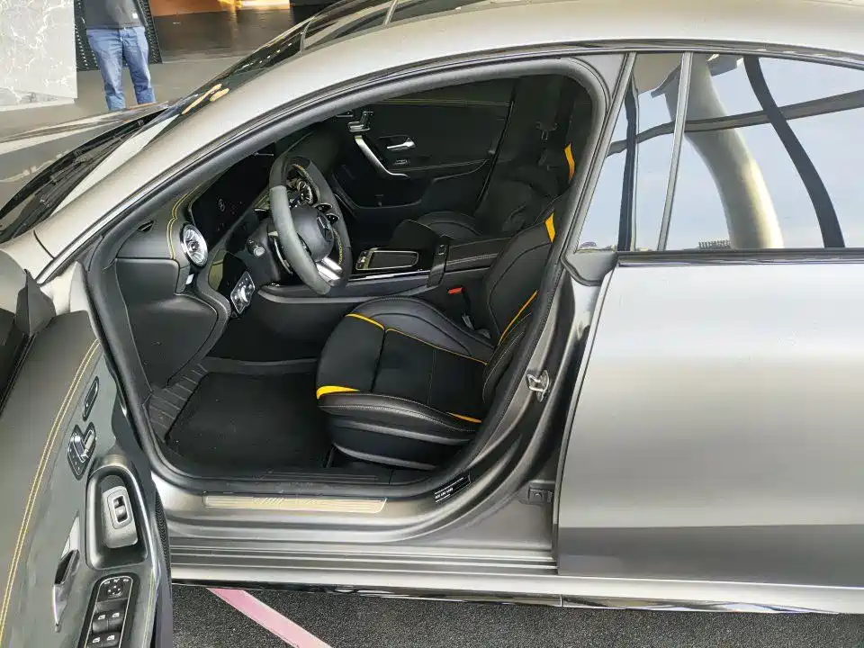 Mercedes-Benz CLA AMG 2025 — фото 6