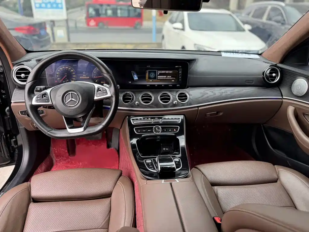 Mercedes-Benz E-Class 2017 — фото 10