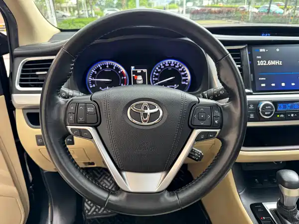 Toyota Highlander 2020