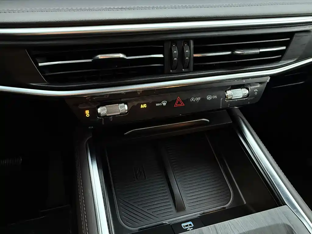 Ford Explorer 2025 — фото 28