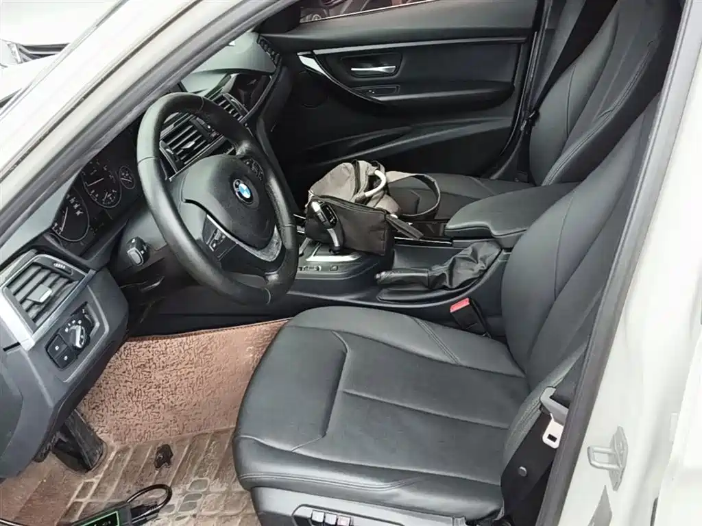 BMW 3 Series 2016 — фото 15