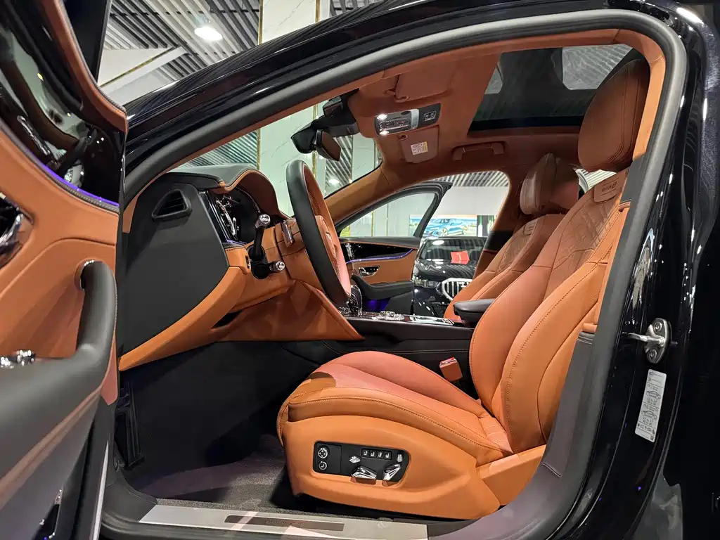 Bentley Flying Spur 2025 — фото 4