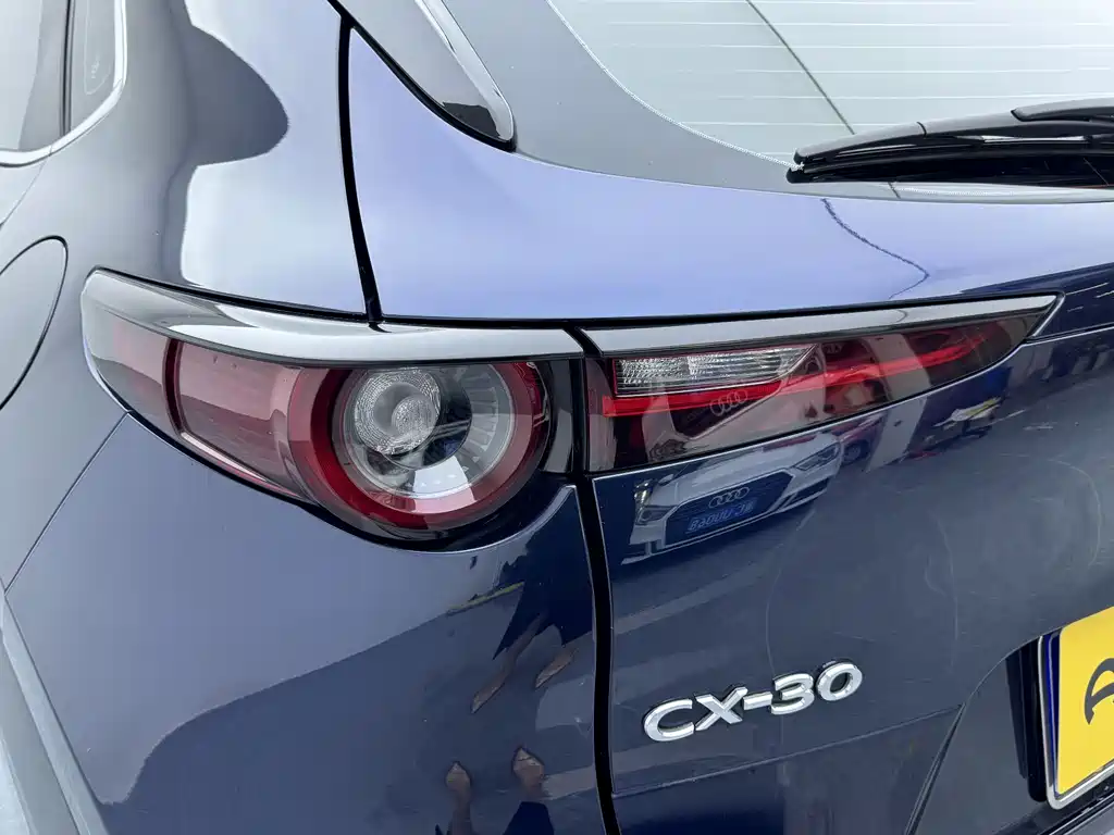 Mazda CX-30 2022 — фото 10