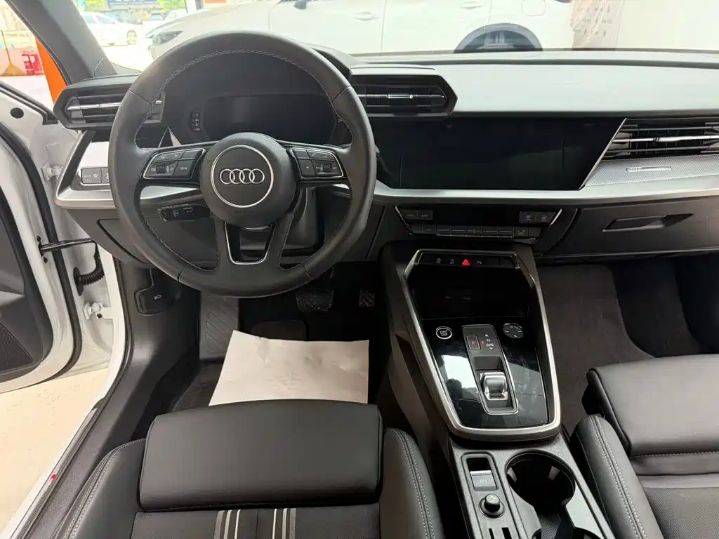 Audi A3 2023 — фото 15