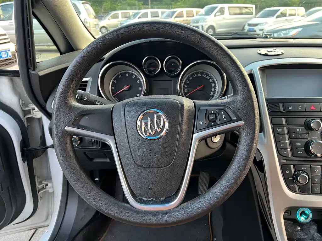 Buick Excelle 2014
