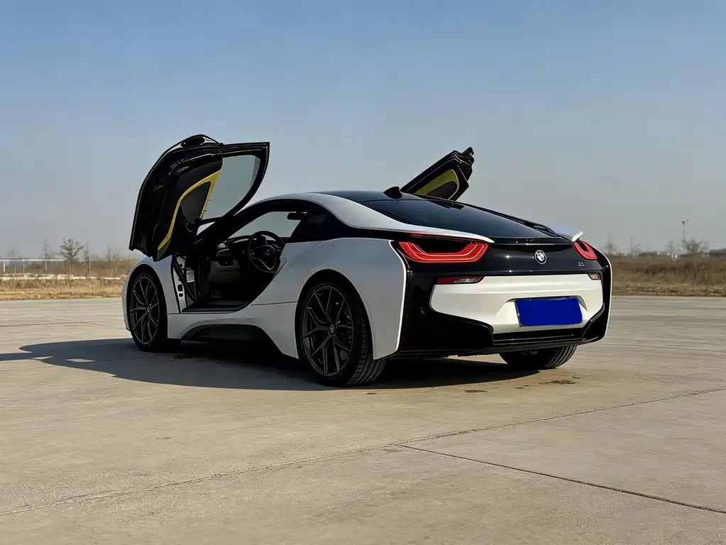 BMW i8 2015 — фото 6