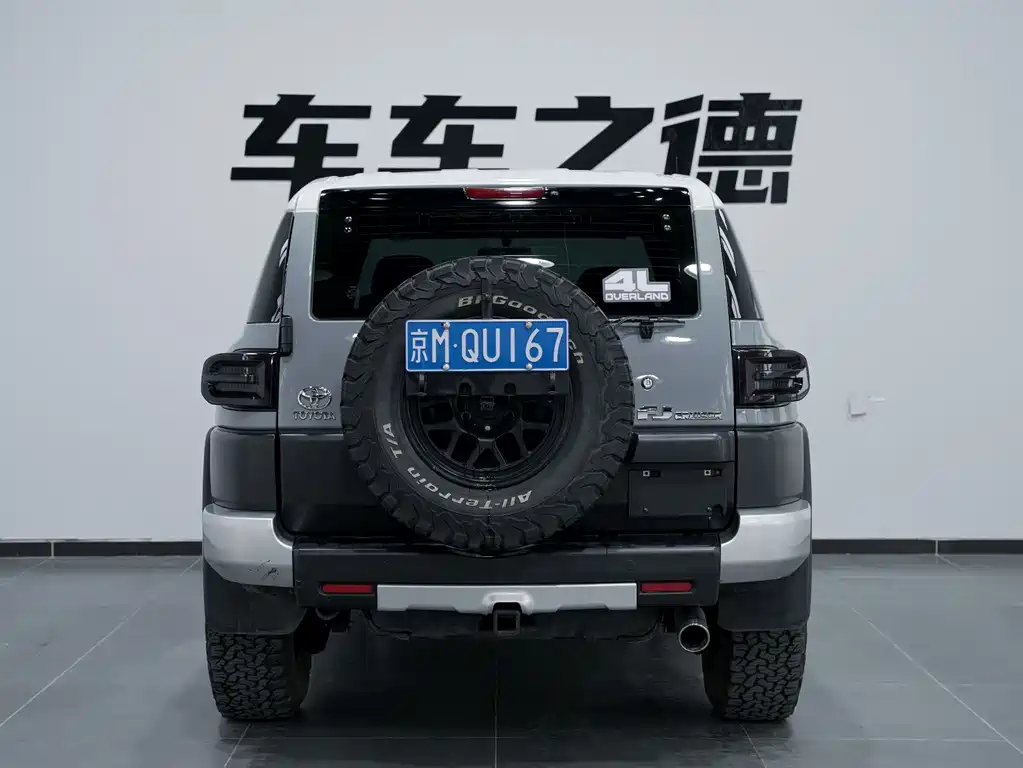Toyota FJ Cruiser 2024 — фото 19