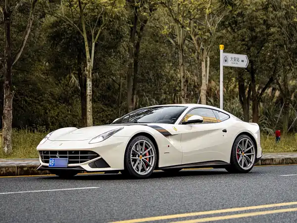 Ferrari F12berlinetta 2013