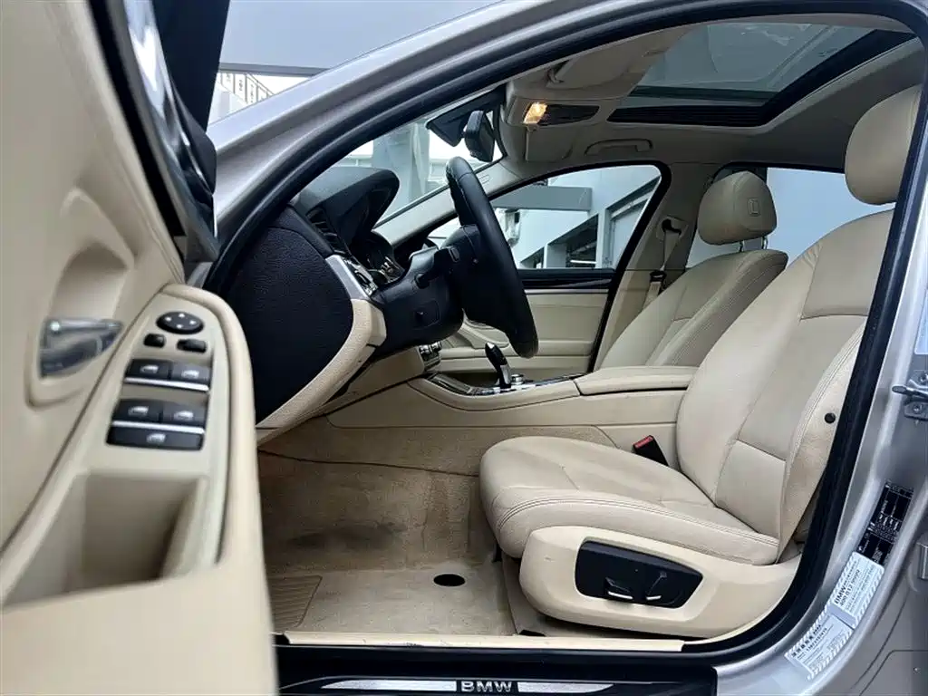 BMW 5 Series 2015 — фото 12