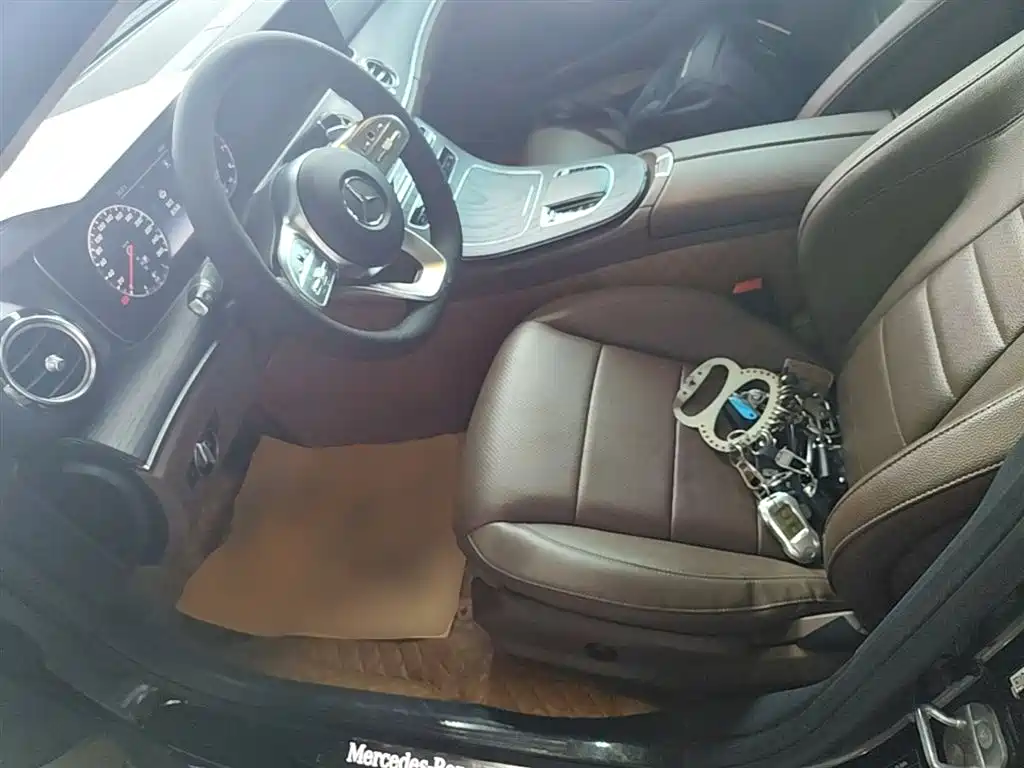 Mercedes-Benz E-Class 2020 — фото 15
