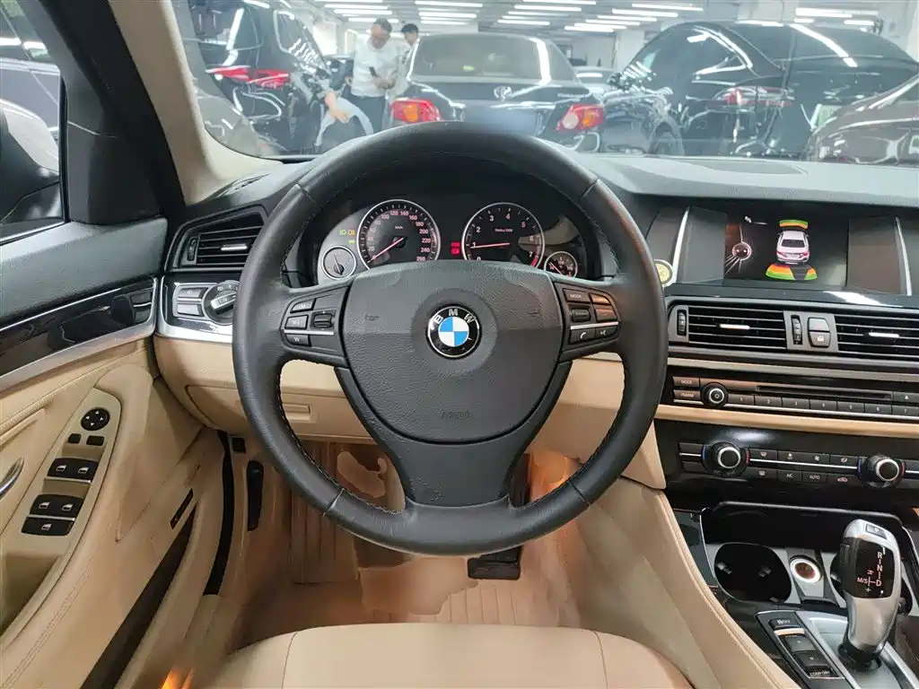 BMW 5 Series 2015 — фото 3