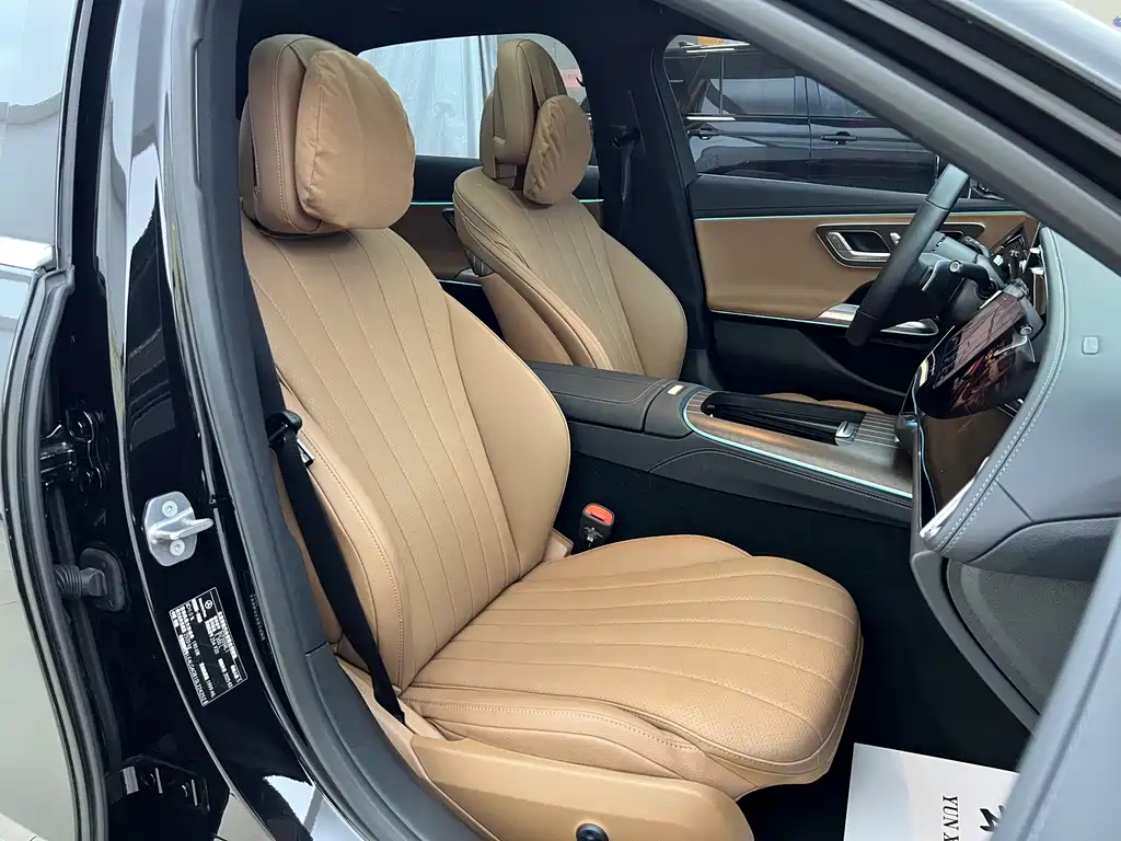 Mercedes-Benz E-Class 2025 — фото 16