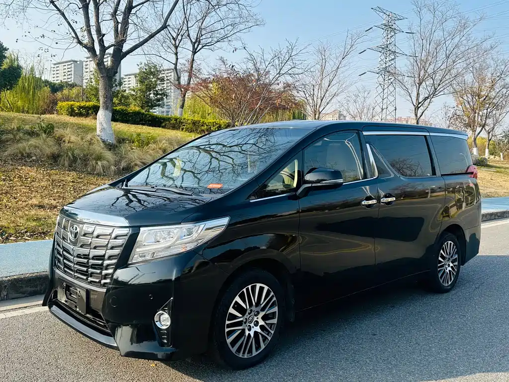 Toyota Alphard 2017 — фото 1