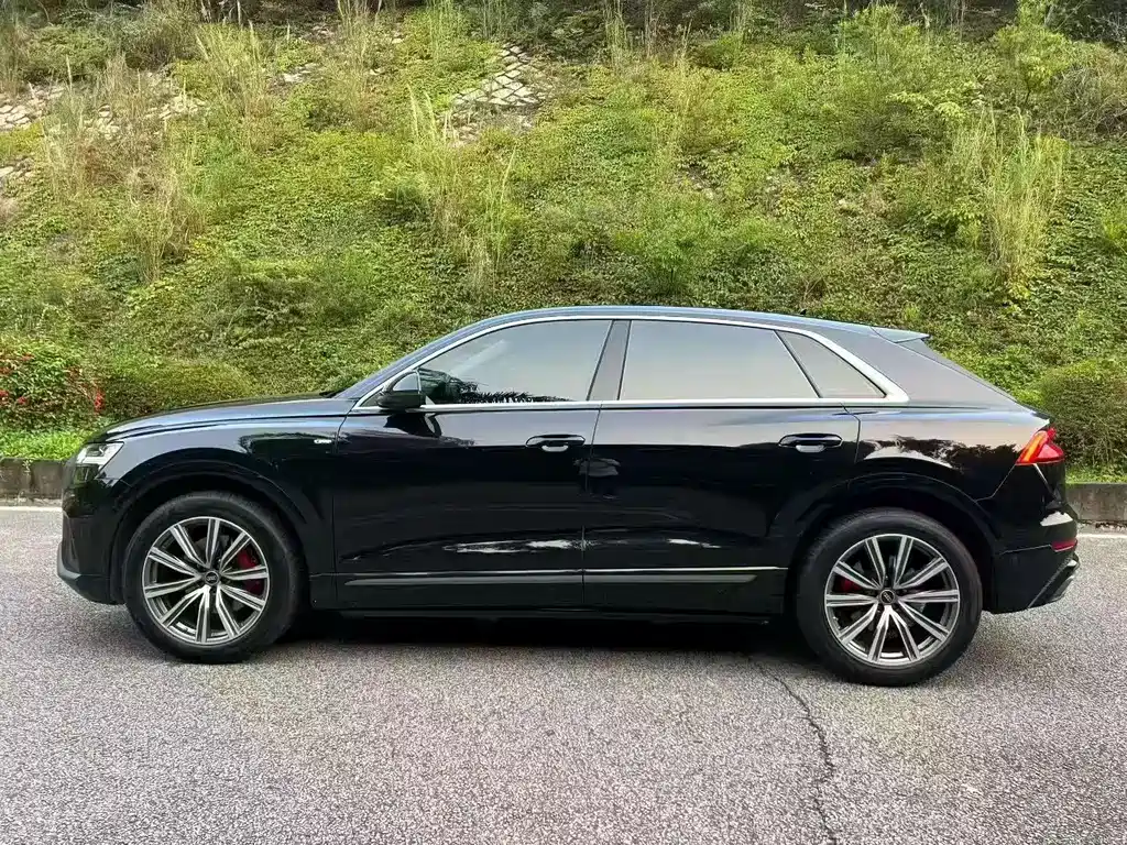 Audi Q8 2022 — фото 4