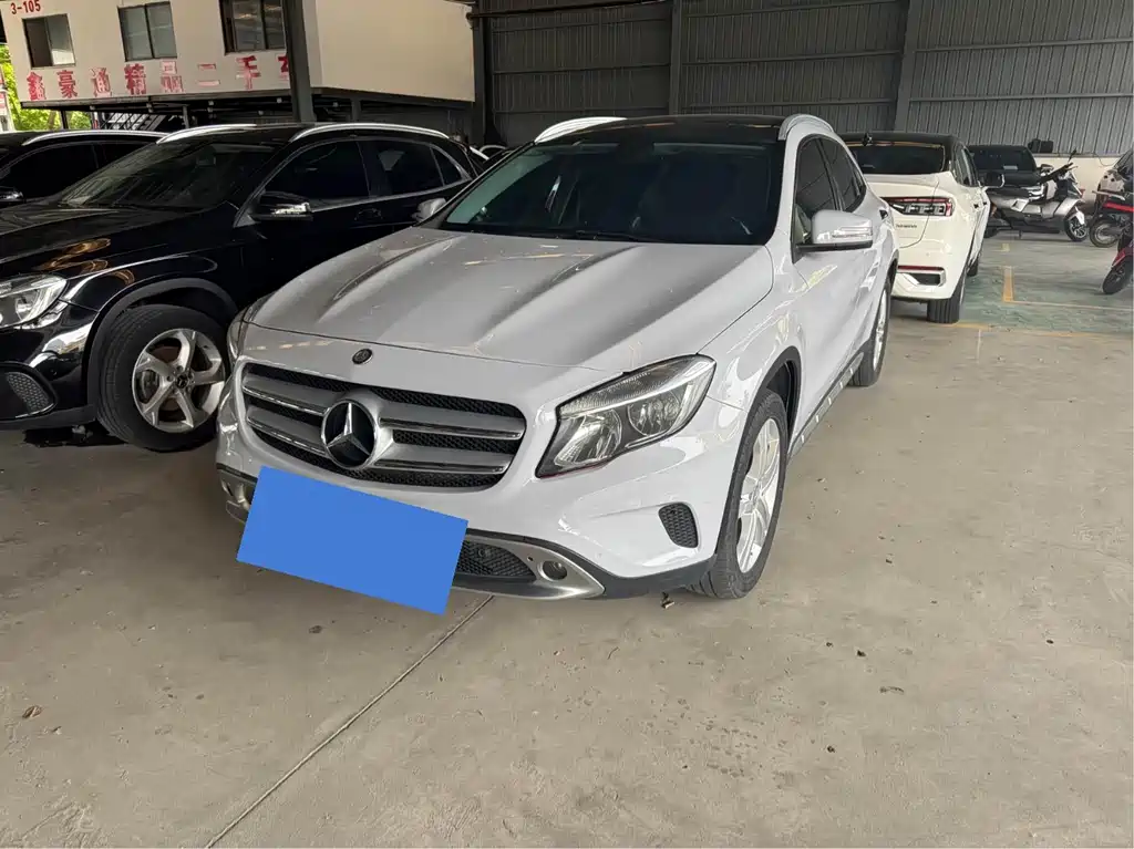 Mercedes-Benz GLA 2015