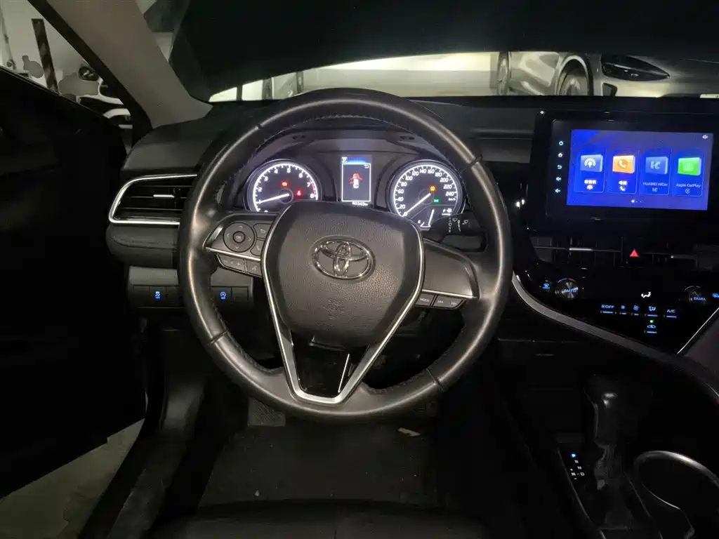 Toyota Camry 2023 — фото 11