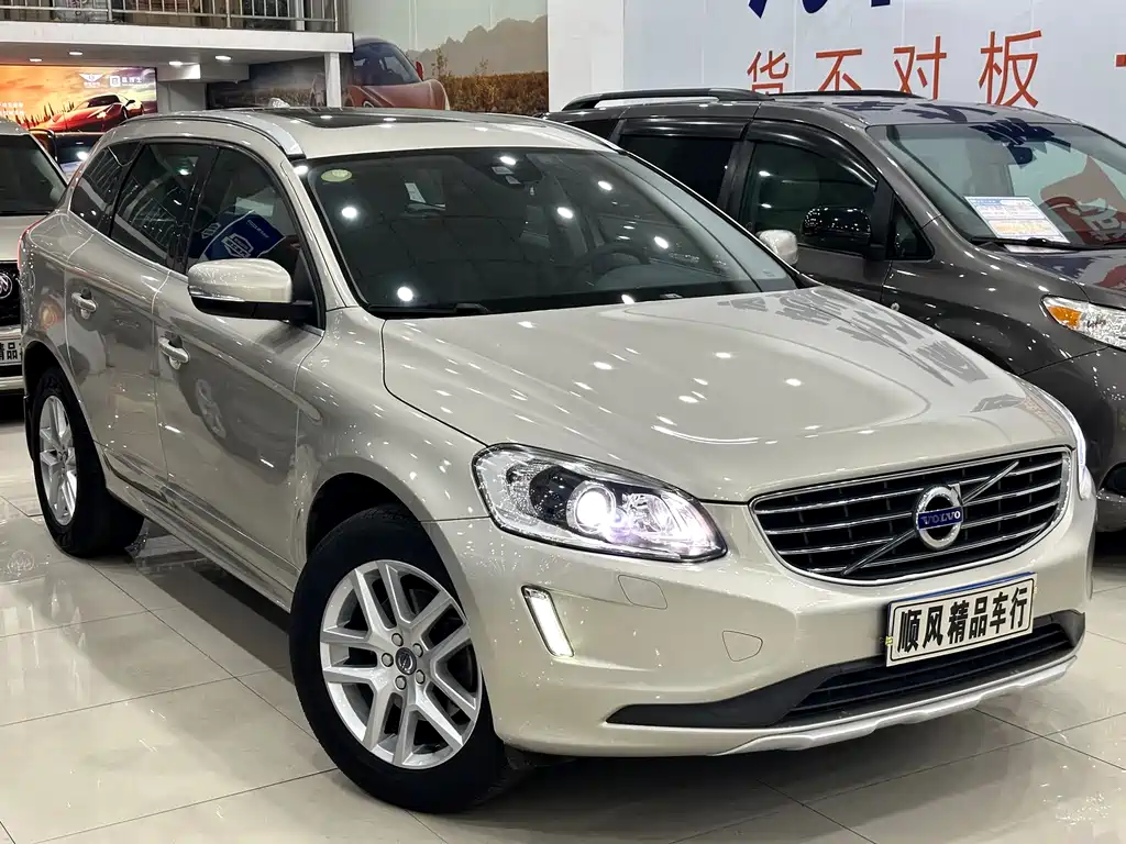 Volvo XC60 2017 — фото 27