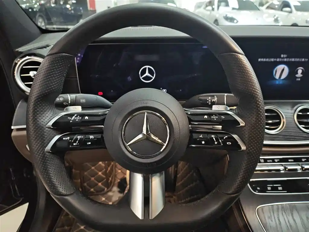 Mercedes-Benz E-Class 2022 — фото 11