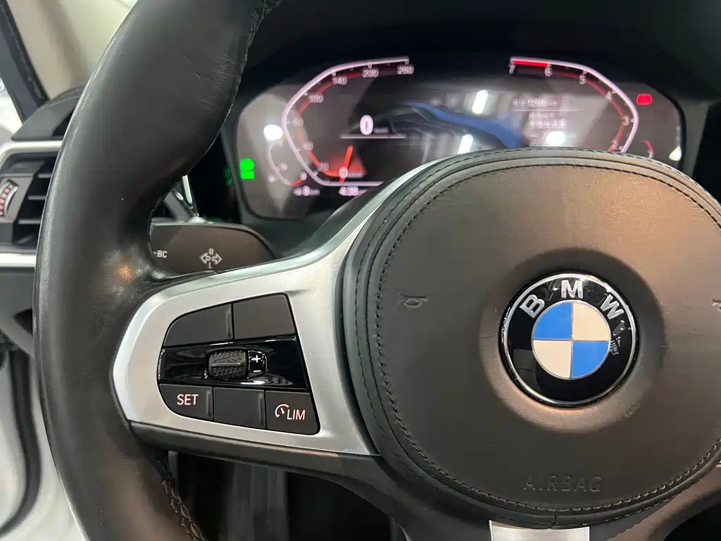 BMW 3 Series 2020 — фото 19